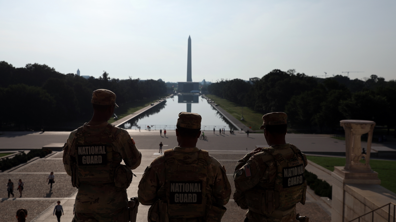 El exatleta olímpico David Hearn fue acusado por la Fiscalía Federal de causar daños al estanque reflectante del Monumento a Lincoln en Washington