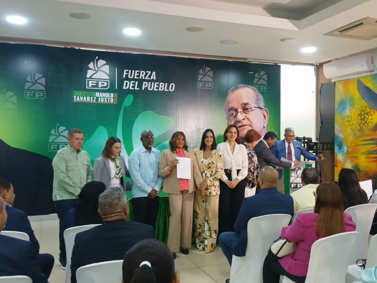 Fuerza del Pueblo juramenta Secretaría de Adulto Mayor; denuncian abandono del Gobierno