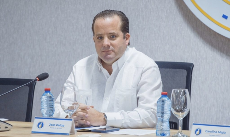 El ministro de la Presidencia José Ignacio Paliza esquivó responder si el Gobierno bajará o no el precio de los combustibles esta semana en la República Dominicana