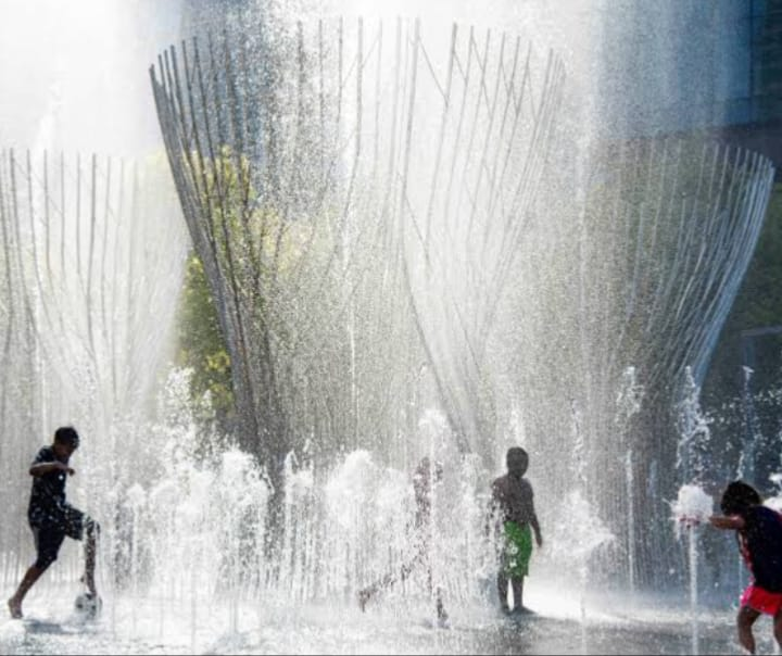Ola de calor en Nueva York deja 3 muertos y alertas por lluvias