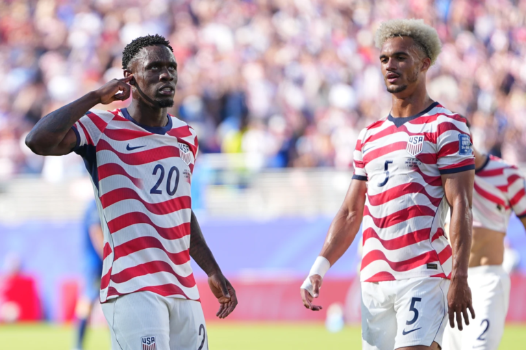 La selección de Estados Unidos derrotó 2-0 a Bosnia y Herzegovina en California y selló su clasificación a los octavos de final del Mundial 2026