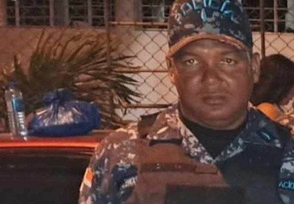 Silencio oficial ante fallecimiento de teniente en Santiago