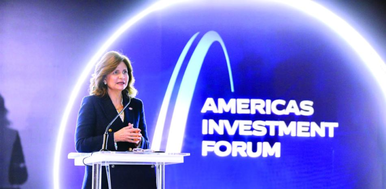 La vicepresidenta de la República, Raquel Peña, durante su disertación económica en la segunda jornada del foro de inversiones AIF 2026.