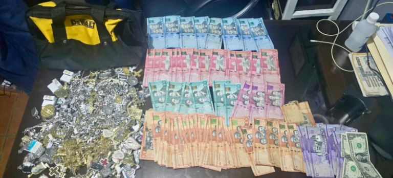 Persecución de película: Policía atrapa a cuatro hombres que asaltaron una joyería en Santiago.