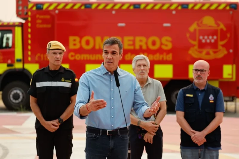 Tragedia forestal en España obliga a evacuar a 75,000 personas