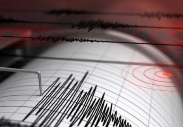 Fuerte sismo de 7.1 en Japón deja decenas de heridos y edificios derrumbados.