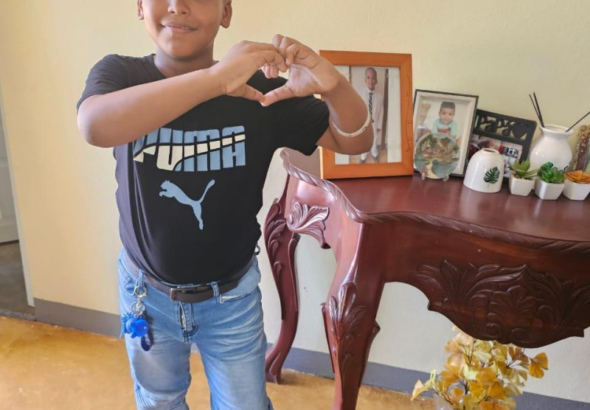 ¡Servicio público! Familia pide auxilio para salvar a Noah, niño ingresado en Santiago que requiere trasplante de corazón.