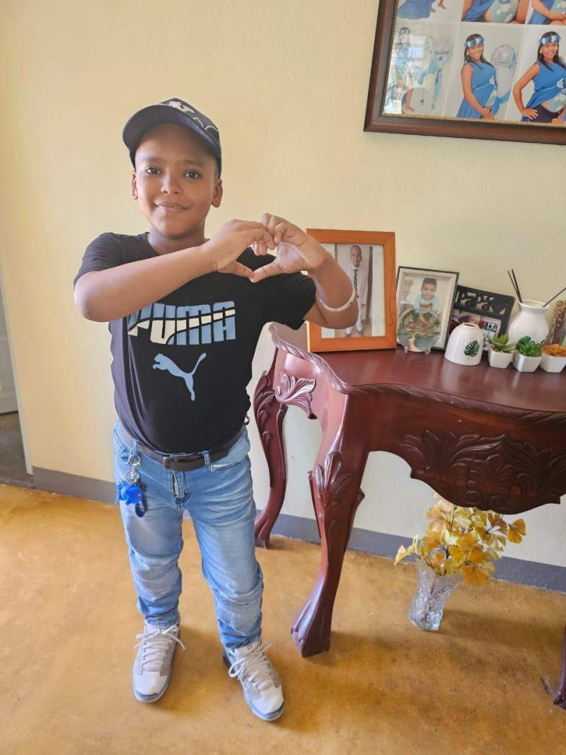 ¡Servicio público! Familia pide auxilio para salvar a Noah, niño ingresado en Santiago que requiere trasplante de corazón.
