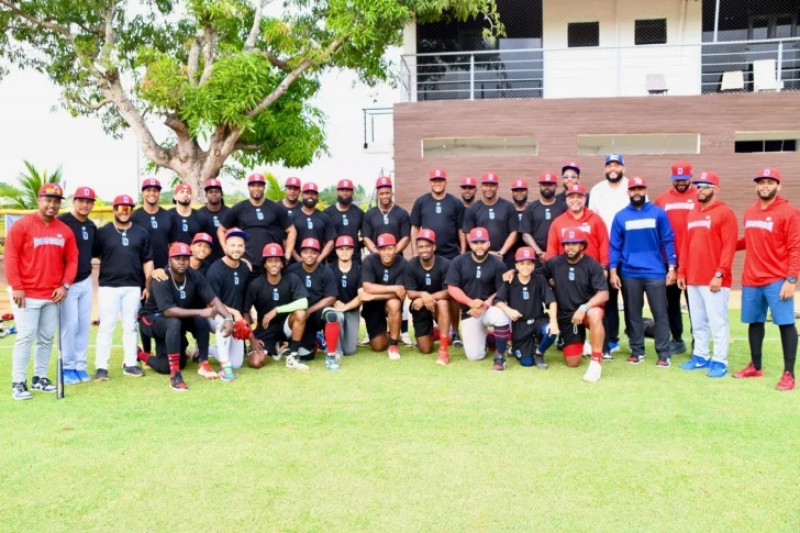 Integrantes de la selección dominicana de béisbol durante un entrenamiento oficial previo a los Juegos Centroamericanos Santo Domingo 2026.
