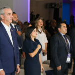 El presidente Luis Abinader pronunciando el discurso inaugural ante delegados internacionales en el Americas Investment Forum 2026.