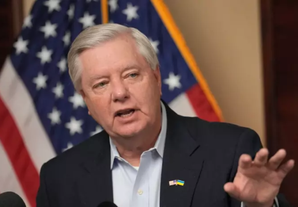 Retrato del veterano senador republicano Lindsey Graham durante una intervención oficial en el Capitolio.
