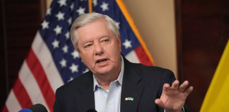 Retrato del veterano senador republicano Lindsey Graham durante una intervención oficial en el Capitolio.