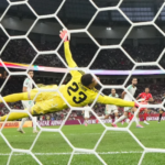 El delantero suizo Dan Ndoye celebrando tras anotar el segundo gol de la victoria frente a Argelia en el Mundial 2026.