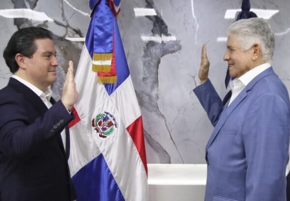 Alejandro Campos es juramentado por Eduardo Estrella como Director Ejecutivo de Portuaria