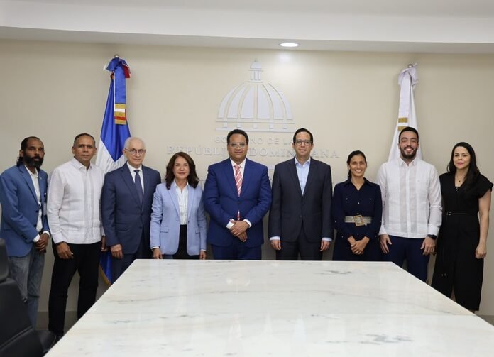 El MAP y SIE buscan fortalecer competencias de técnicos electricistas del sector público
