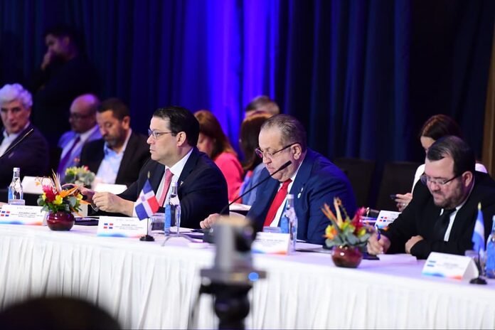 Gobierno destaca en Diálogo del BID las condiciones de RD para impulsar la competitividad y el desarrollo regiona