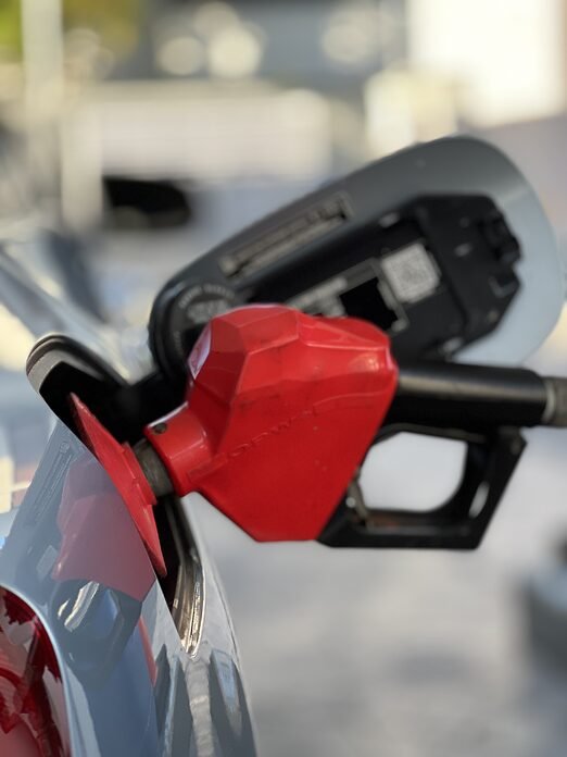 Gobierno reajusta combustibles, manteniendo el congelamiento anunciado el 13 de junio