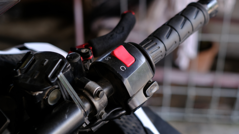 Nueva York regulará motos eléctricas ilegales tras muerte de adolescente