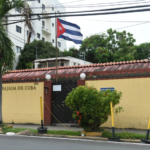 Tensión diplomática: Diplomáticos y funcionarios de Cuba abandonan República Dominicana tras ultimátum del Gobierno