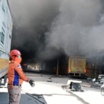 Apresan a 17 personas por saqueo en incendio de L&R Comercial SDE