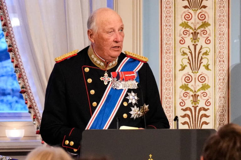 Alarma en la realeza europea: Hospitalizan de urgencia al rey Harald de Noruega por una enfermedad en la sangre