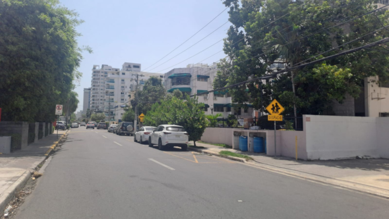 ¡Fin de semana de puro calor! Alta presión y polvo del Sahara dominarán en RD, pero una onda tropical se acerca para el sábado