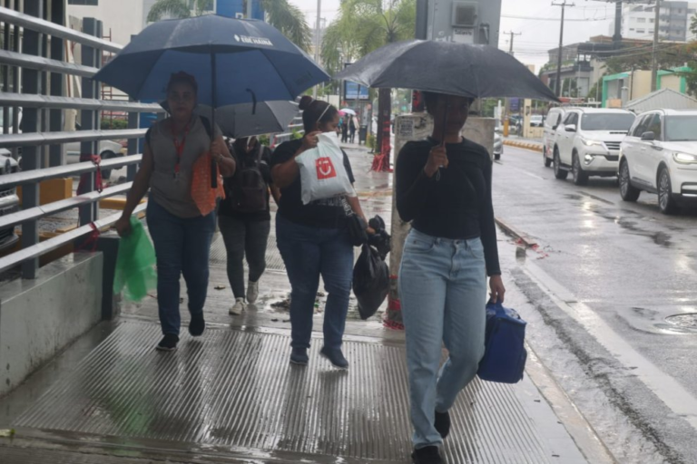 ¡Paraguas a mano esta tarde! Vaguada provocará aguaceros y tronadas en el Gran Santo Domingo y varias provincias