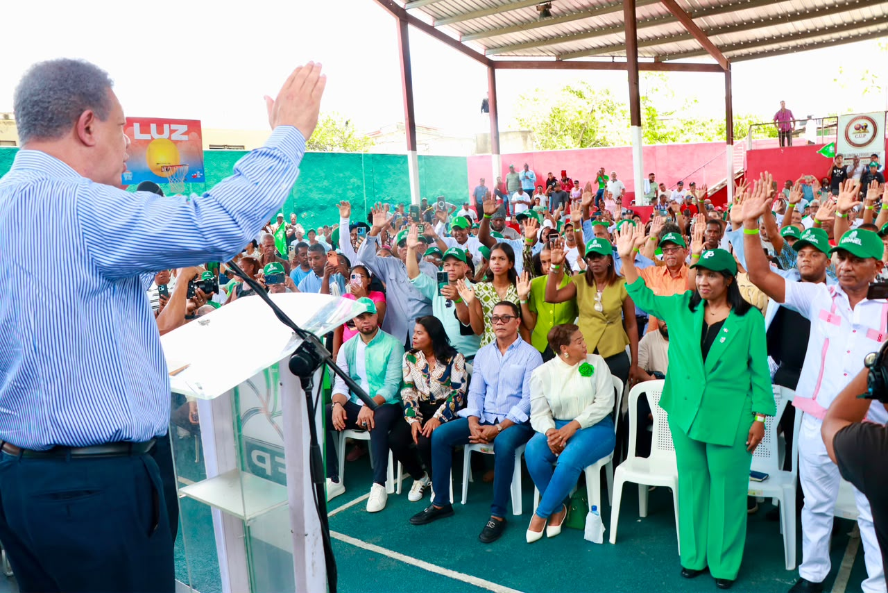 “En Los Alcarrizos lo que se respira es Leonel”, afirma vicealcaldesa que dejó el PRM para ingresar a la FP