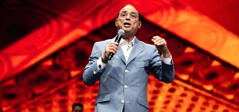 Gilberto Santa Rosa celebra sus 64 años rodeado de cariño y felicitaciones