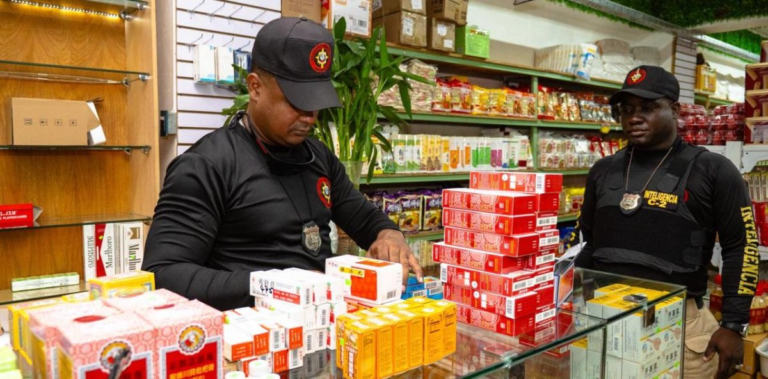Incautan 119,708 productos ilícitos valorados en RD$19.4 millones en Villa Consuelo