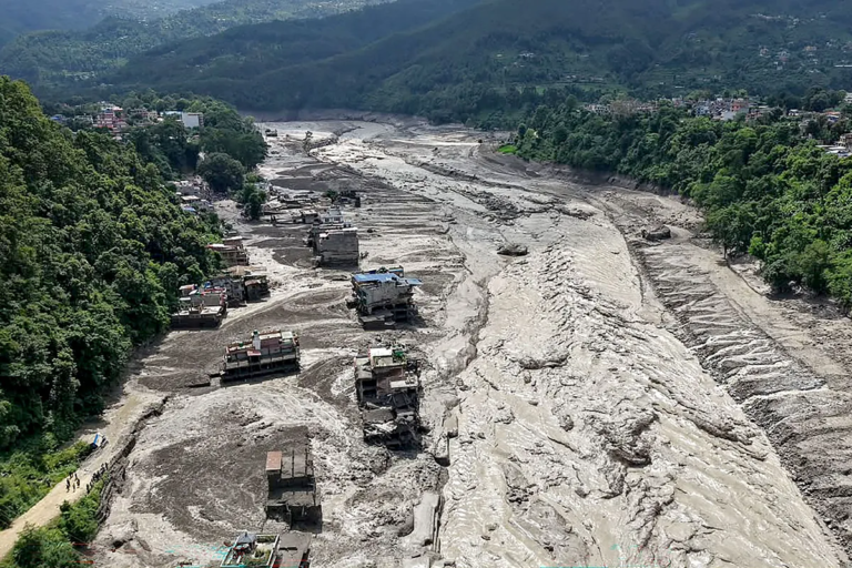 Catástrofe en Asia: Inundación en la frontera entre Nepal y China deja 160 muertos y 700 desaparecidos