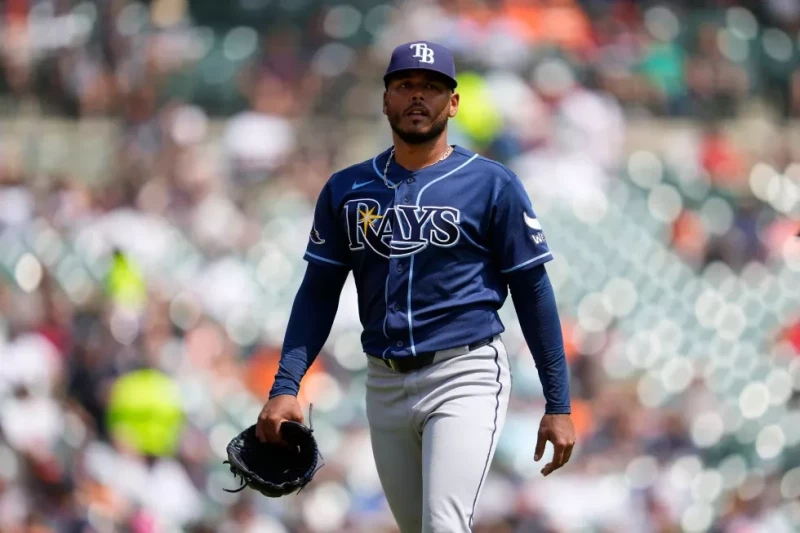 El dominicano Freddy Peralta brilla en el montículo y guía triunfo de los Rays ante Tigres