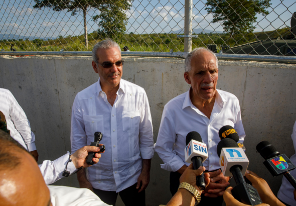🚨 El contraste de la frontera: Abinader exhibe el muro ante el presidente de Honduras entre elogios diplomáticos y récords de migración indocumentada