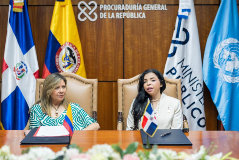 Yeni Berenice y fiscal de Colombia firman pacto histórico contra la trata de personas