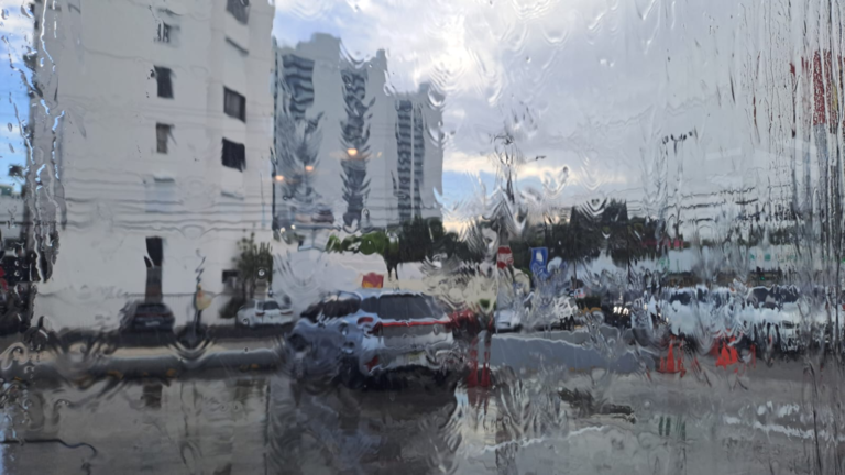 Alertas vigentes: Vaguada y remanentes de Dolly provocarán fuertes aguaceros con tormentas eléctricas desde este mediodía en RD