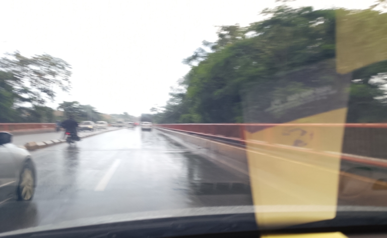 Vaguada provoca aguaceros fuertes, tormentas eléctricas y ráfagas de viento en gran parte de RD