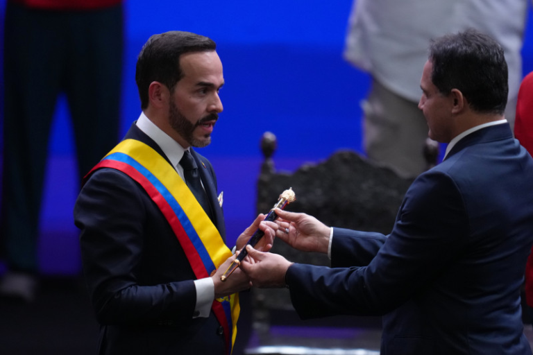 Abelardo De la Espriella asume la Presidencia de Colombia: Retos y oposición