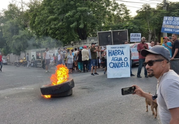 Protestan en SFM por falta de agua y colapso de cloacas en La Javiela