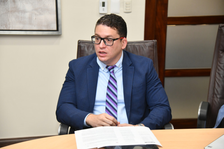 Zoilo García y Miguel Franjul en encuentro sobre salud mental en República Dominicana.
