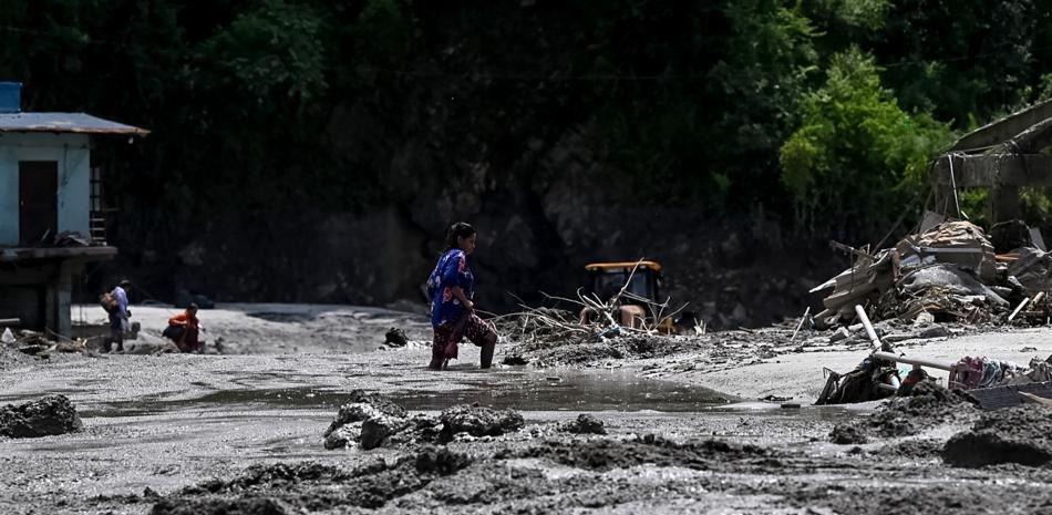 No fue un terremoto: Riada histórica entre Nepal y China sacudió los sismógrafos con fuerza destructiva