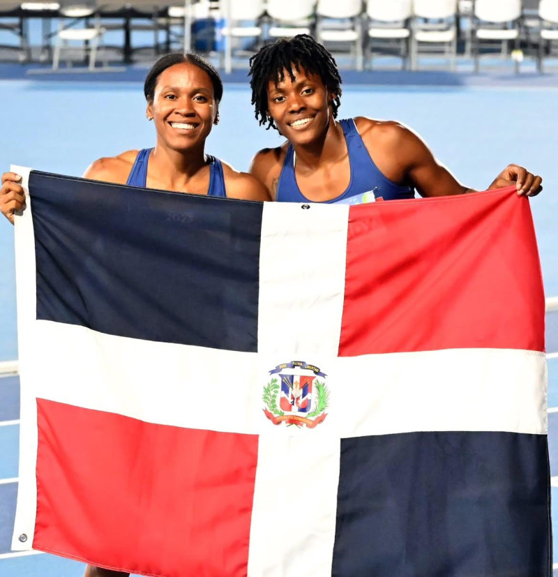 Marileidy Paulino y Anabel Medina listas para competir en el Estadio Olímpico.