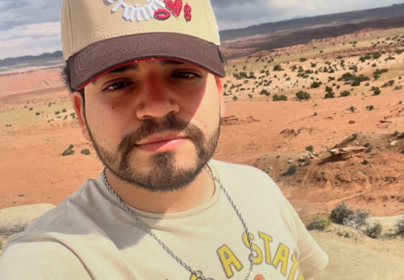 Retrato de redes sociales del influencer mexicano César Gastélum.