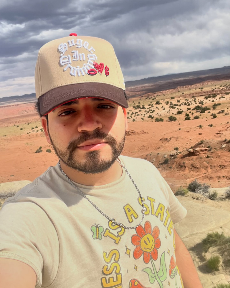Retrato de redes sociales del influencer mexicano César Gastélum.
