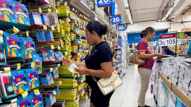 Bolsillos golpeados: Los precios de los útiles escolares "por las nubes"