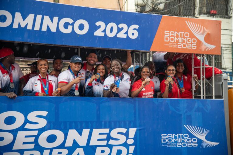 Bajo agua y con medallas: La gran fiesta de los atletas de los JCC 2026