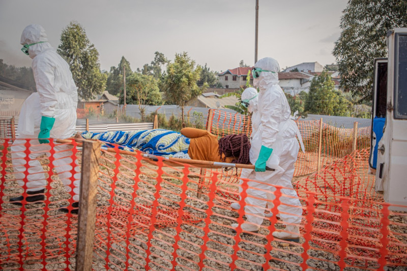 Crisis sanitaria global: El ébola avanza sin freno en el Congo y roza los 2,000 muertos