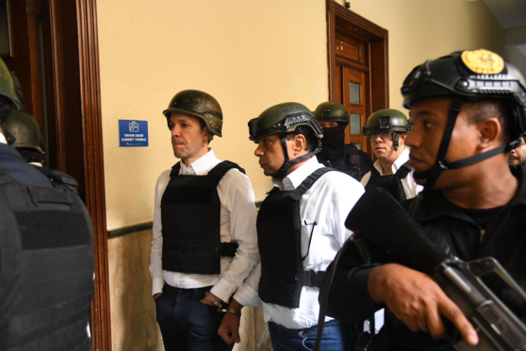 Tribunal inicia juicio definitivo contra red del Caso Camaleón