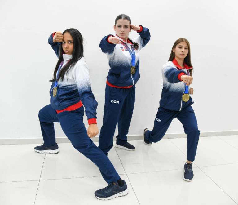 Oro, gloria y retiro: Las "fieras" de Dimitrova dominan el kata regional