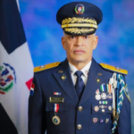 El presidente Luis Abinader destituyó a Andrés M. Cruz Cruz y nombró al mayor general Ernesto Rodríguez García como nuevo director de la Policía Nacional dominicana.