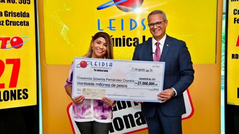 LEIDSA entrega 27 millones de pesos a dominicana residente en España ganadora del Loto - Imagen